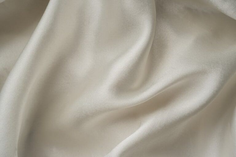 satin 1
