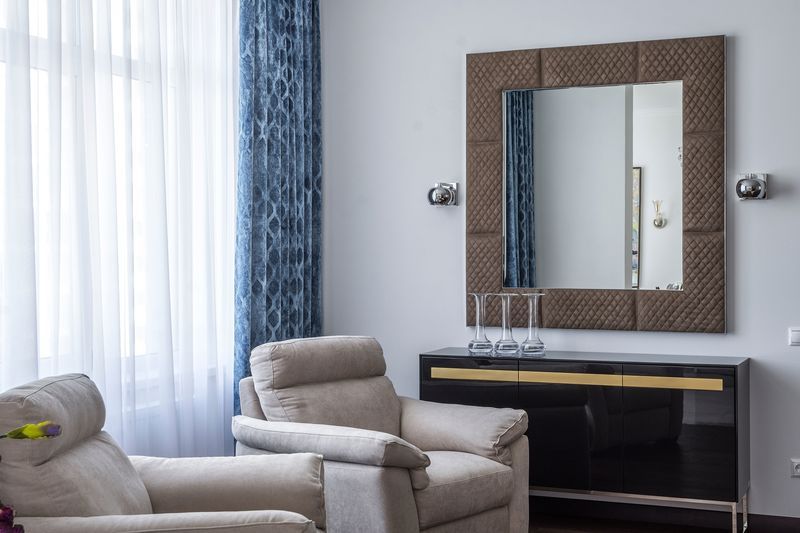 miroir-dans-un-salon